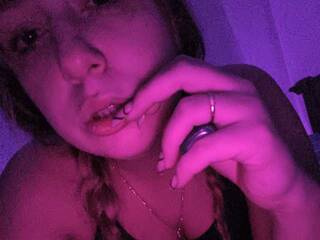 Еротичен видео чат LekaAlena