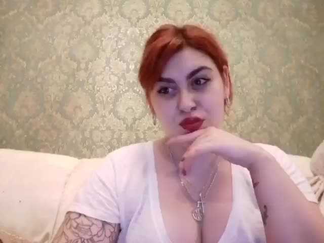 Екранни снимки на излъчване LeraOGirl