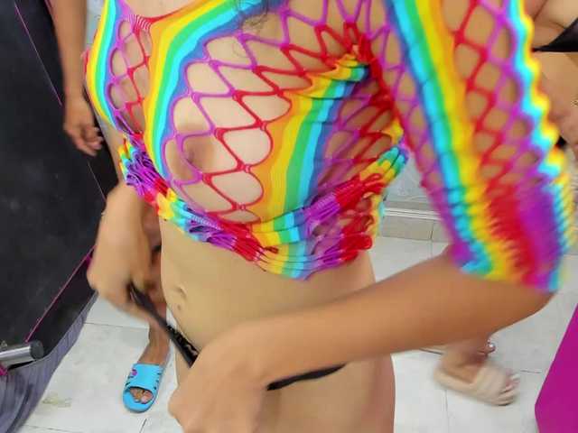 Екранни снимки на излъчване LesbiansTasty