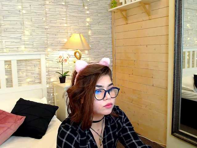 Екранни снимки на излъчване Like-Lucy