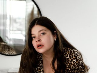 Еротичен видео чат Lila-Linds