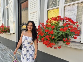 Еротичен видео чат Liliana99