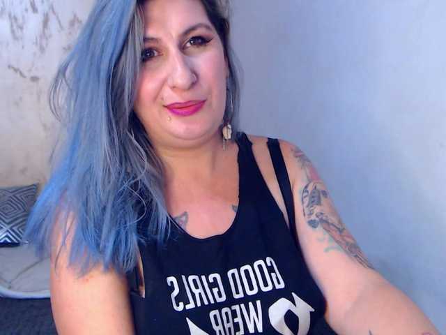 Екранни снимки на излъчване LilithGreen