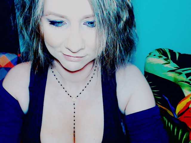 Снимки Lilly666 hey guys, ready for fun? i view cams for 80 tok, to get preview of my body 90, LOVENSE LUSH Low 15, med 30, high 60, mic on, toys on.... and other things also! :)