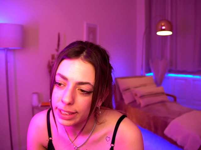 Екранни снимки на излъчване LinaBabygirl