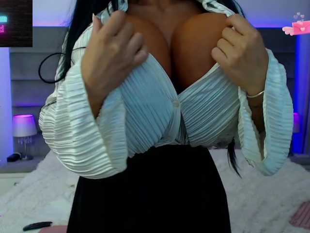 Екранни снимки на излъчване WorshipRita