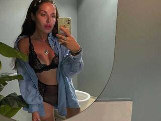 Еротичен видео чат LisaAlbarn