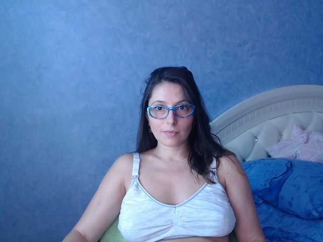 Снимки LisaSweet23 hi boys welcome to my room to chat and for hot body to see naked in private))