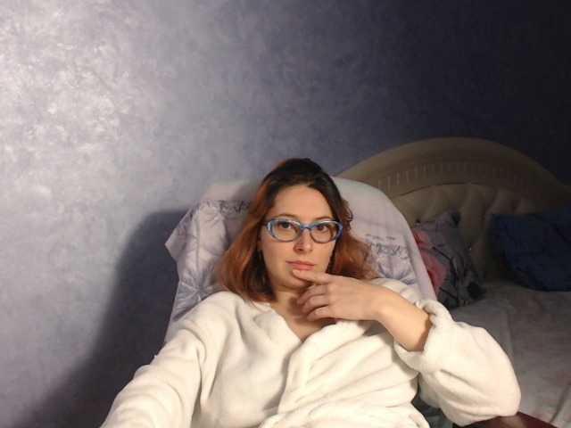 Снимки LisaSweet23 hi boys welcome to my room to chat and for hot body to see naked in private))