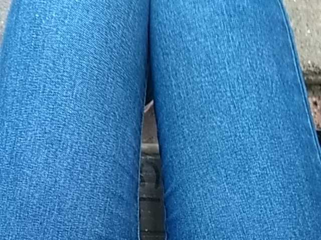 Екранни снимки на излъчване little_pussy