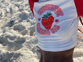 Еротичен видео чат LittleMisscharming