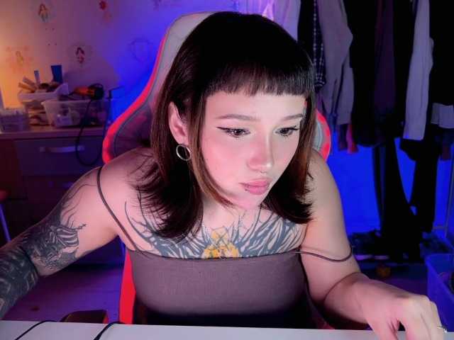 Екранни снимки на излъчване littlewetgirl