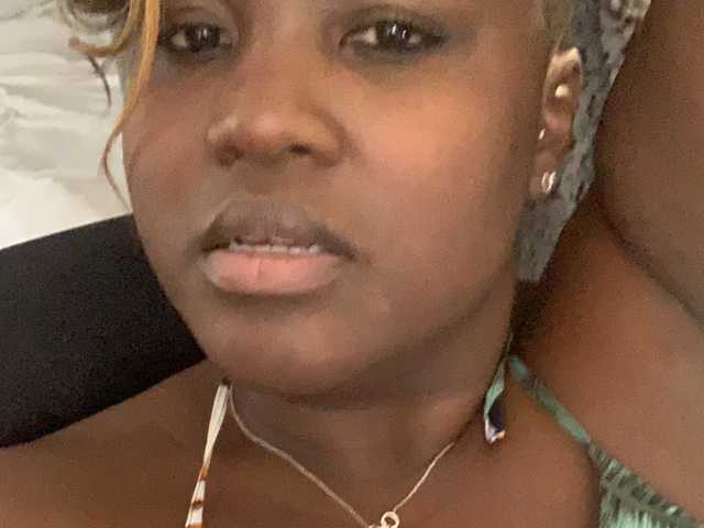 Снимка на профила Lolabusts1