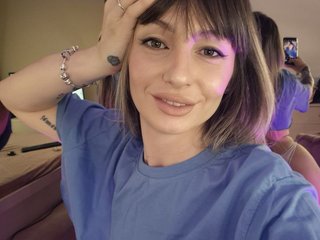 Еротичен видео чат LolaxCute