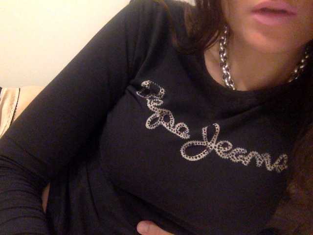 Екранни снимки на излъчване SweetLoLi