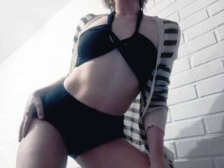 Еротичен видео чат LonelyKira