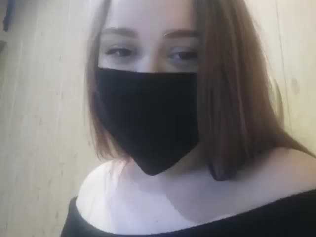 Екранни снимки на излъчване M_O_L_L_I