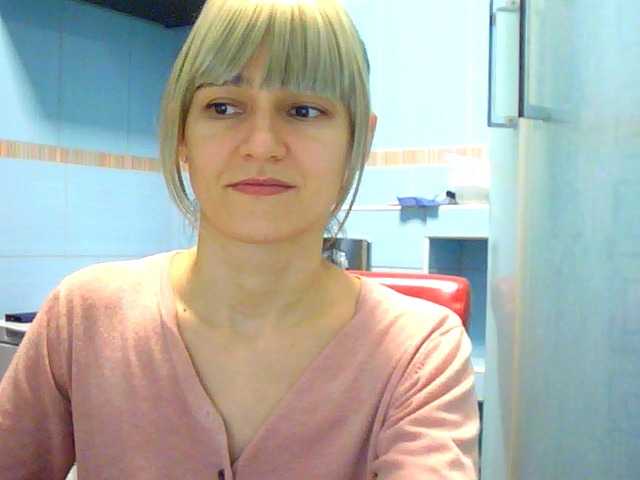 Екранни снимки на излъчване LovelyBlond