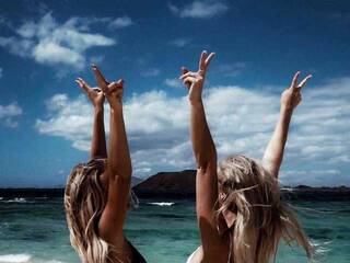 Еротичен видео чат Loviebirds