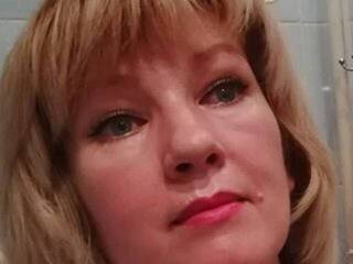 Еротичен видео чат LowDeepMilf