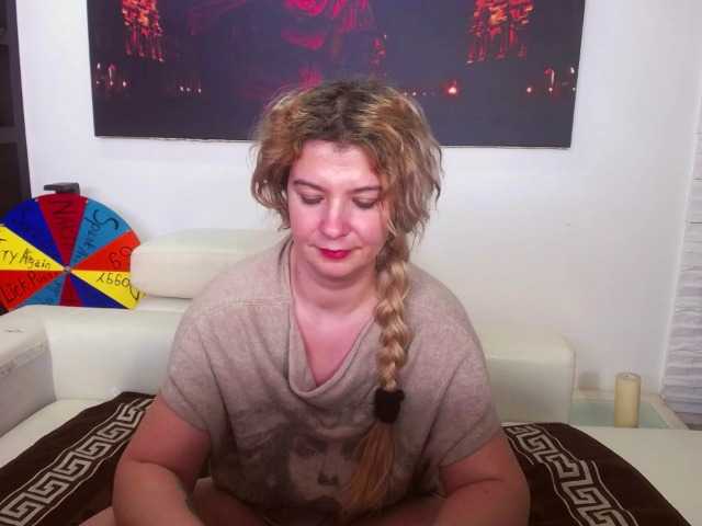 Екранни снимки на излъчване LuanaSummeryX