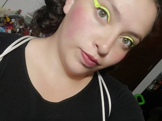 Еротичен видео чат Lucia-Williams