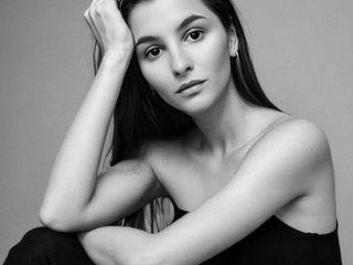 Еротичен видео чат Lunaai