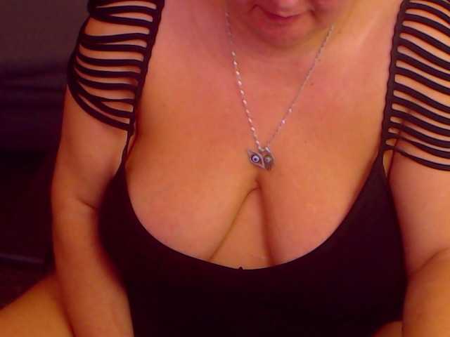Снимки MadameLeona My deepest weakness is wetness #Lush...#mature #bigboobs #bigass #lush #bbw .. i will show for nice tips !50for tits, 80pussy, 25 feet, 30belly ,45ass, 10 pm,,400naked&play&squirt,c2c 5 mins 40tips,