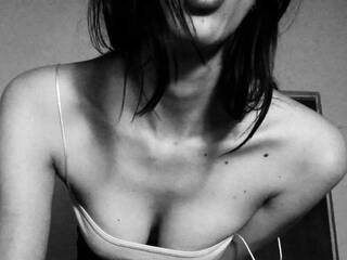 Еротичен видео чат MadameLia