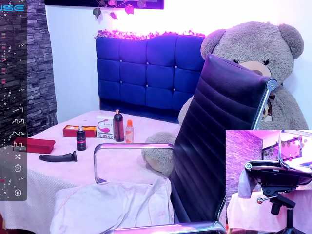 Снимки Madelinexxx Hello, I'm new... My name is Madeline and I'm 18 years old❤Tip menuPvt ON- GOAL: SHOW BOOBS
