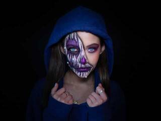 Еротичен видео чат MadieMoore