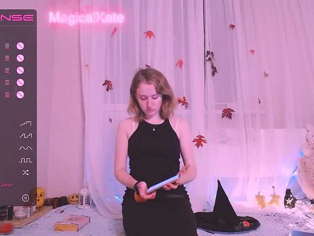 Екранни снимки на излъчване MagicalKate