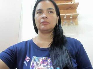 Еротичен видео чат Maite-Becquer