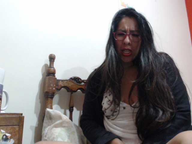Снимки Malishka19 Welcome, come on guys I'm horny, I want to wet my pussy with your tips!
