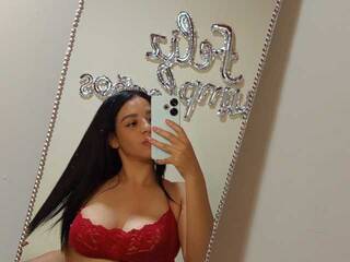 Еротичен видео чат Melody-Nahomi