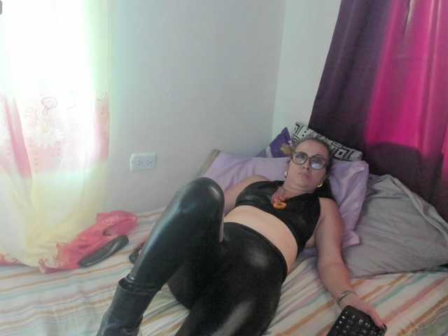 Снимки MargothClain I have my fuckmachine active, come and play with me