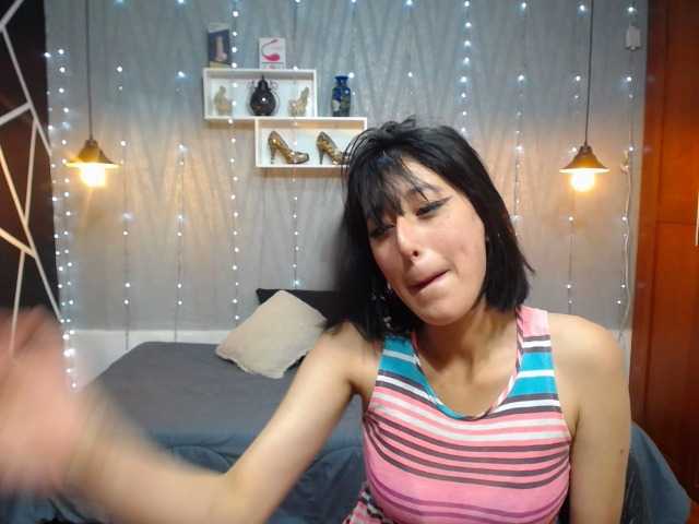 Екранни снимки на излъчване Mariana-Jones