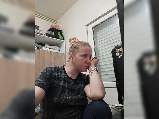 Екранни снимки на излъчване lorenarubia