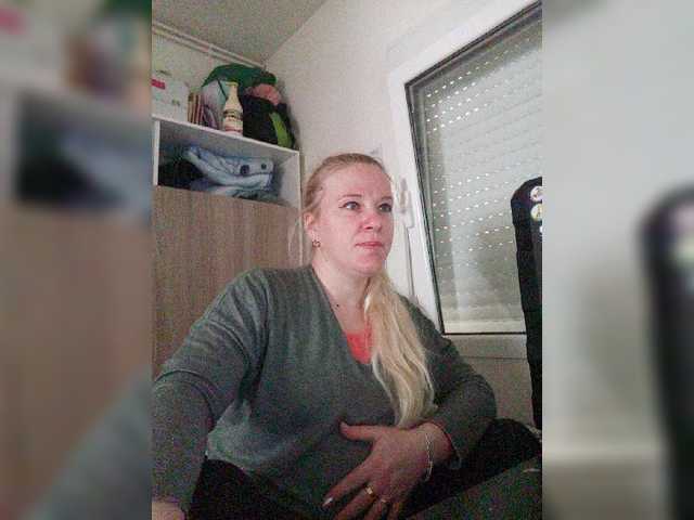 Екранни снимки на излъчване lorenarubia