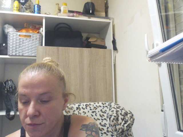 Екранни снимки на излъчване lorenarubia