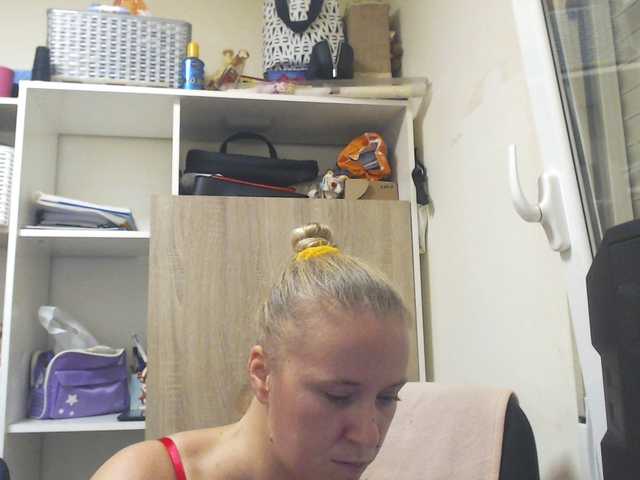 Екранни снимки на излъчване lorenarubia