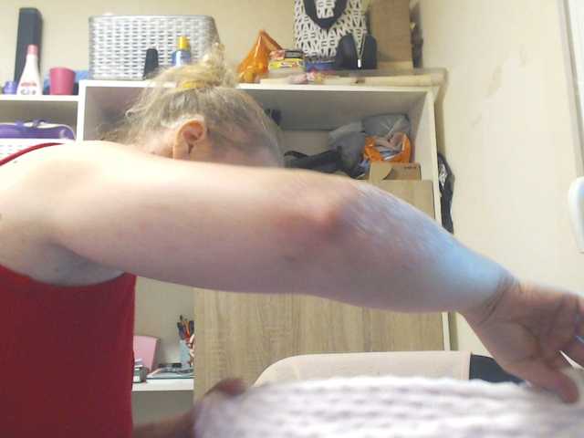 Екранни снимки на излъчване lorenarubia