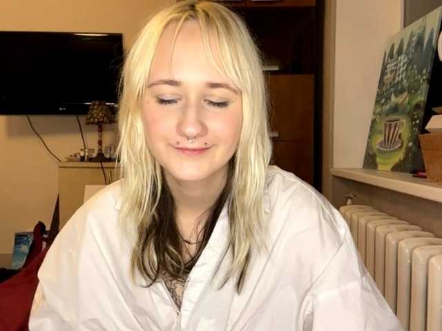 Екранни снимки на излъчване MaryjaneMacdougal