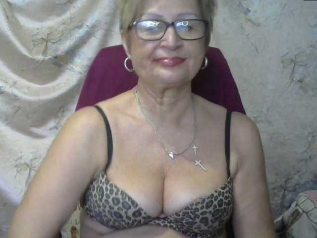 Снимки MatureLissa Who wants to see mature pussy ? pls for @total English and German