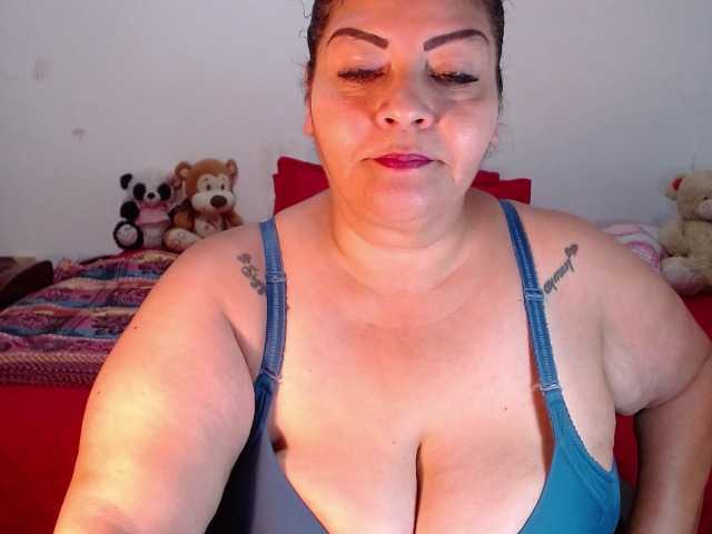 Снимки Maturextgreat #bbw #bigbelly #bigboobs #bigass #grandma #milf #gilf #latina @total 600 @sofar 600 @remain 0