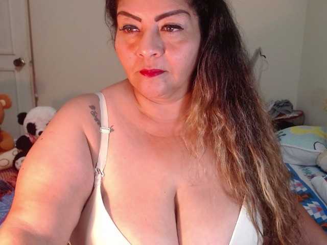 Снимки Maturextgreat #bbw #bigbelly #bigboobs #bigass #grandma #milf #gilf #latina @total 600 @sofar 600 @remain 0