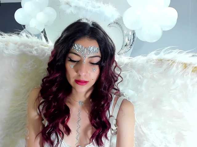 Екранни снимки на излъчване MayaHicks