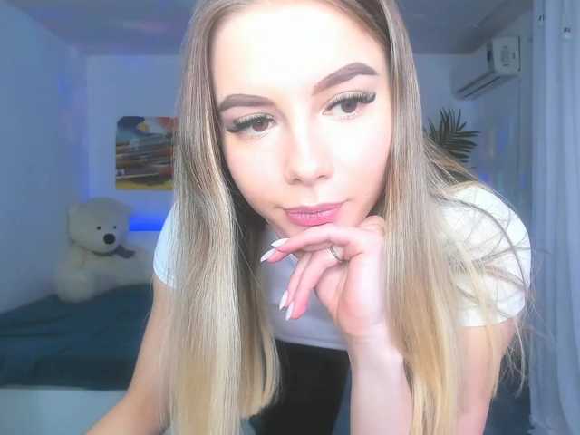 Екранни снимки на излъчване MayaTheLove