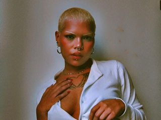 Еротичен видео чат Maze-silver-star