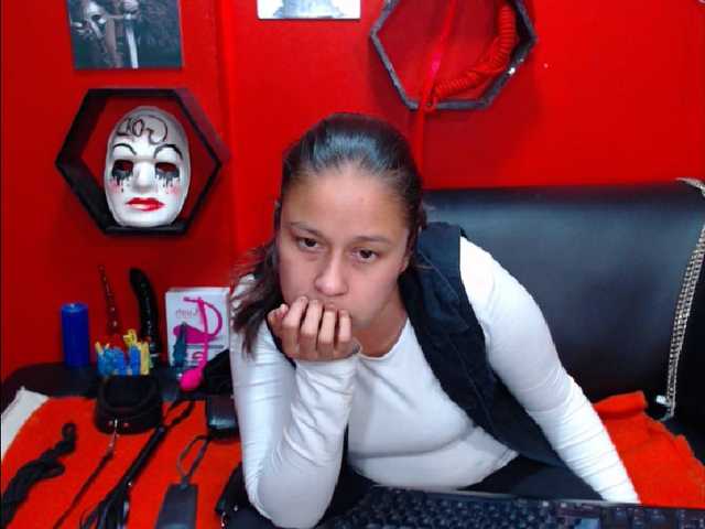 Снимки MEGANDIRTY I'm looking for unlimited slaves, come and play and show me your obedience, I challenge you